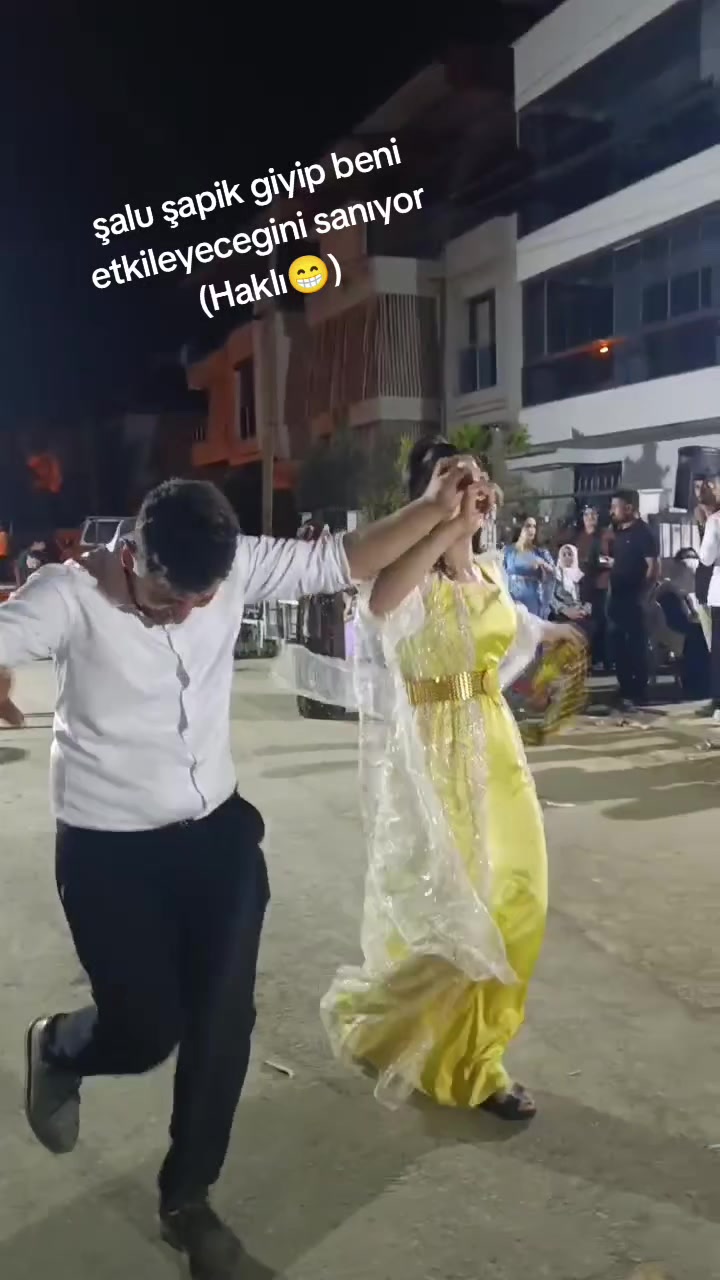 @emoş