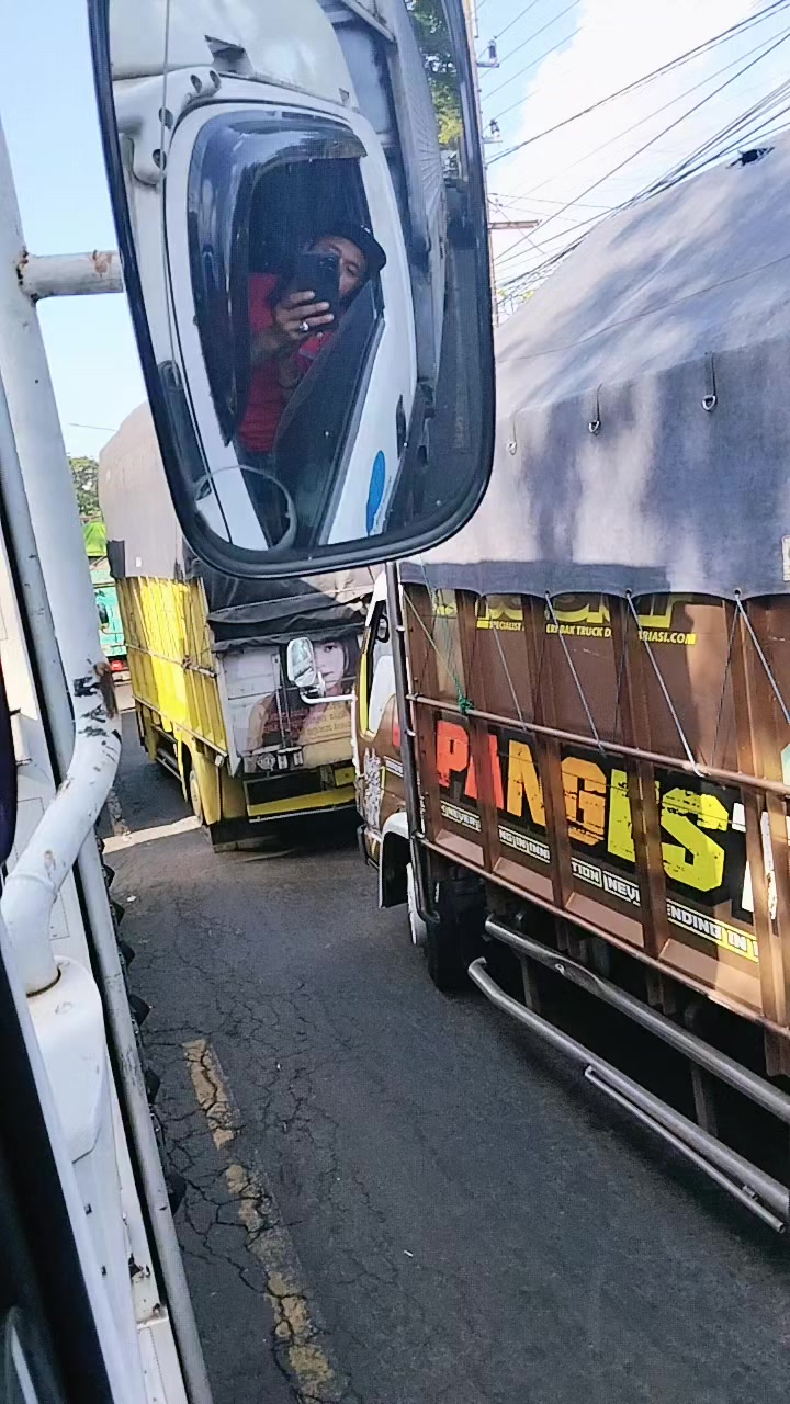 @raja 👑tanpa ratu🥀