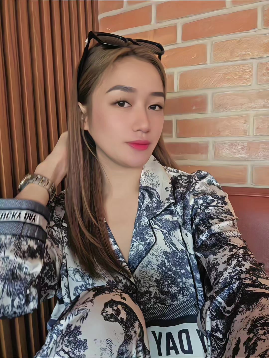 @Ella