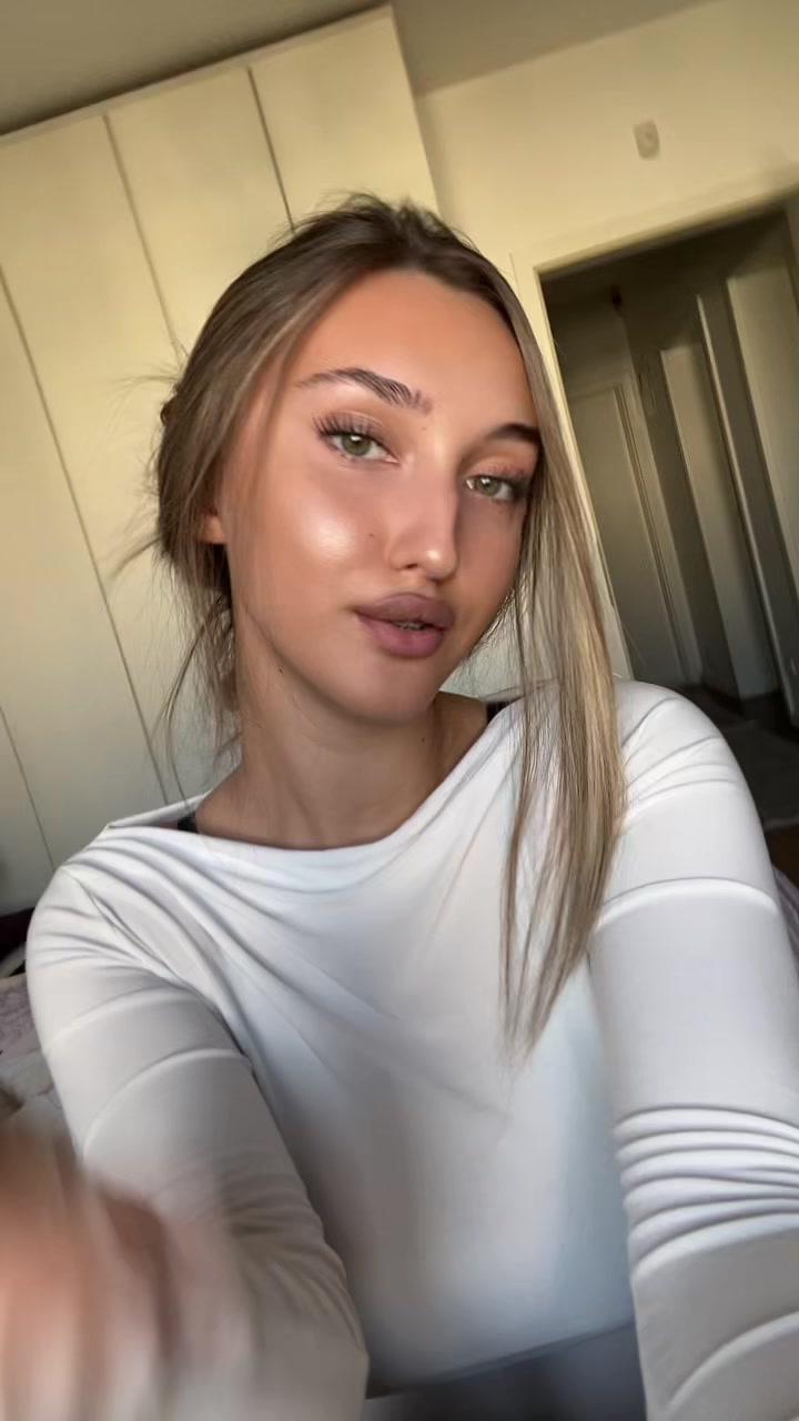 @𝓔