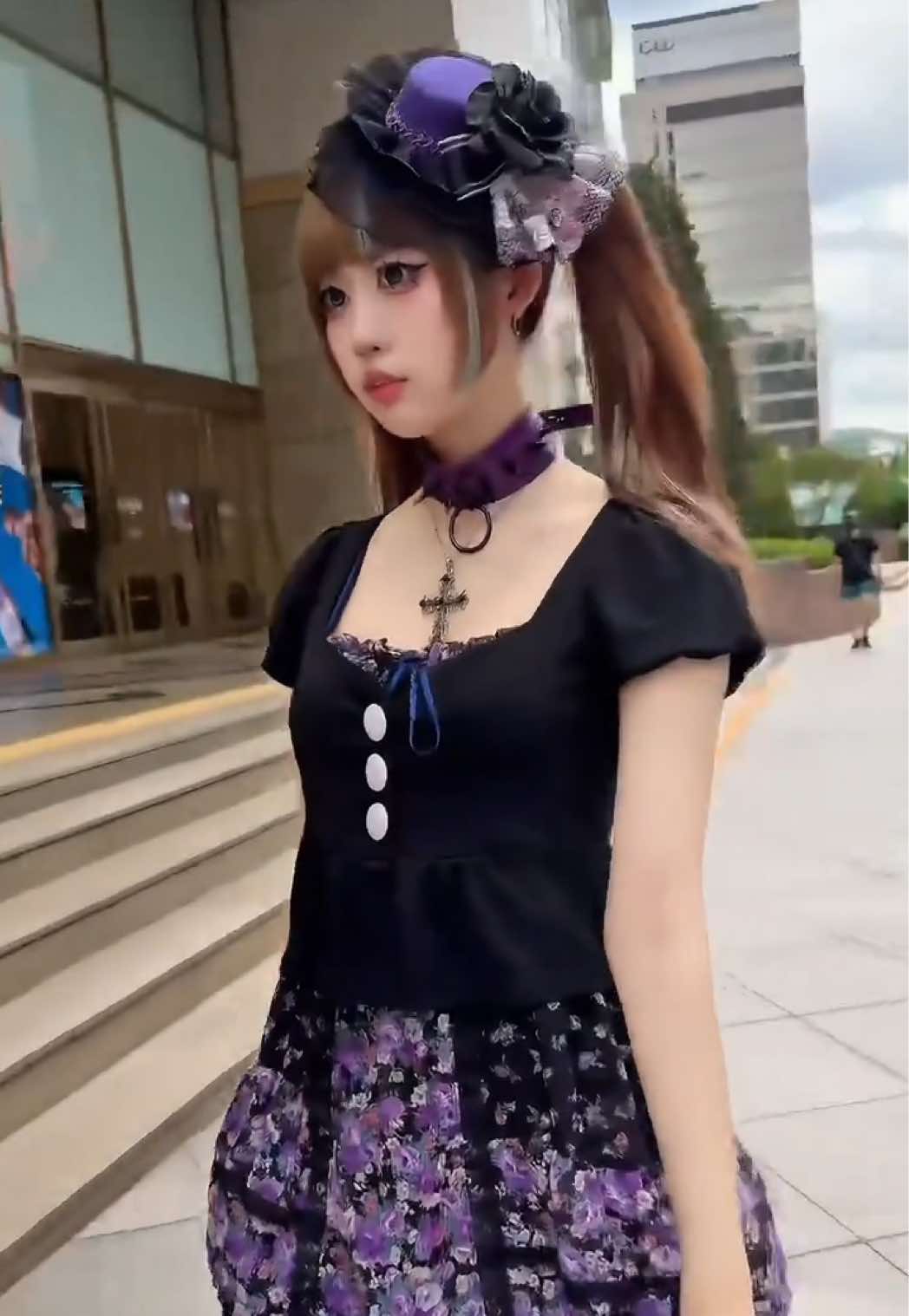 @デカニャンコ