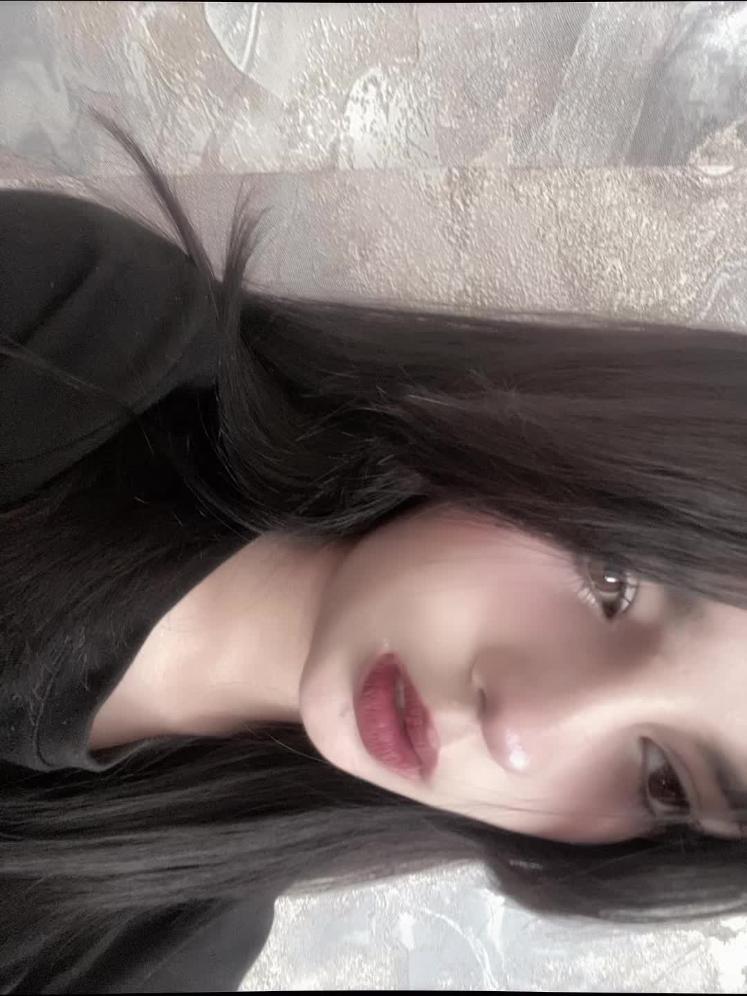 @>ди<
