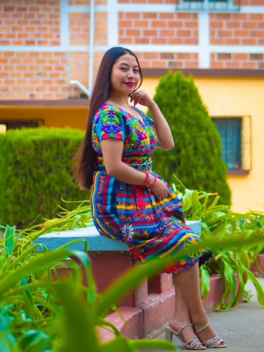 @Elena Va&iacute;l Oficial
