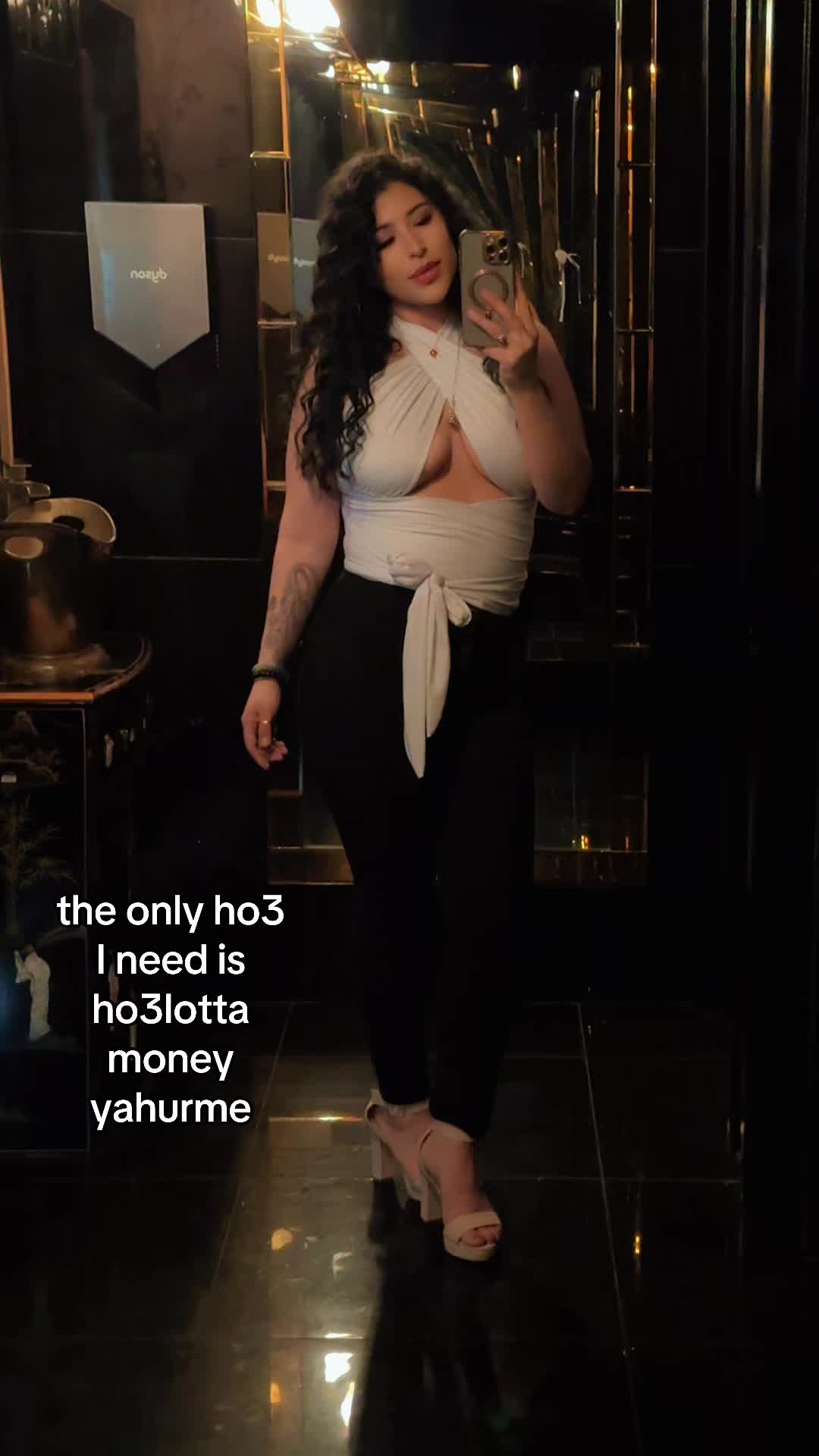 @leslye94