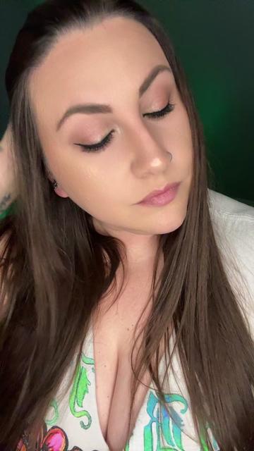 @Greeneyedmom23 (Erin)