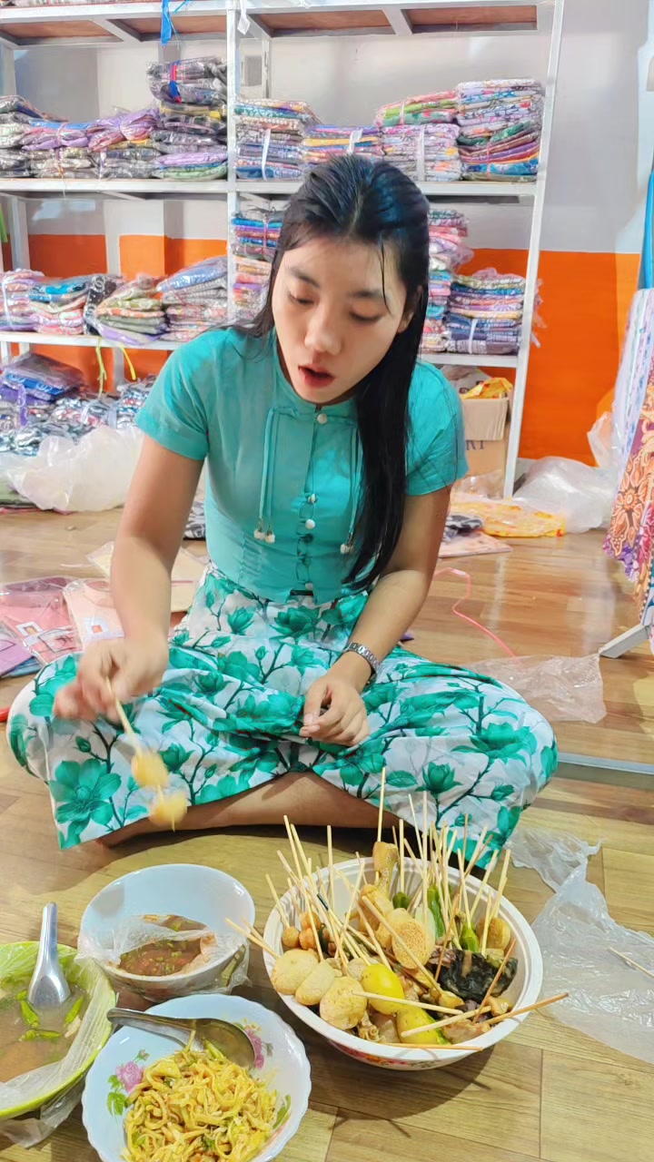@မီးငယ်လေး အထည်လက်လီ/လက္ကား