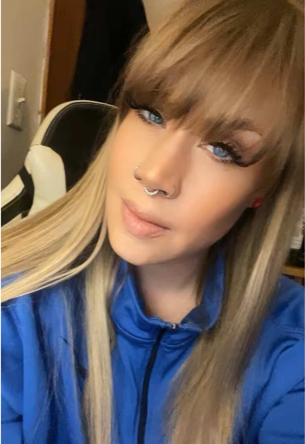 @𝒜𝓈𝒽𝓁𝑒𝓎 𝒜𝓇𝓃𝑒𝓉𝓉
