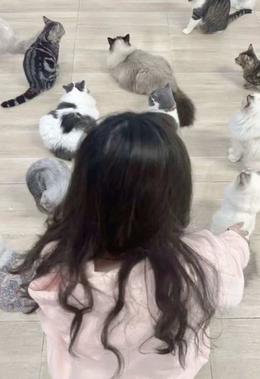@￴