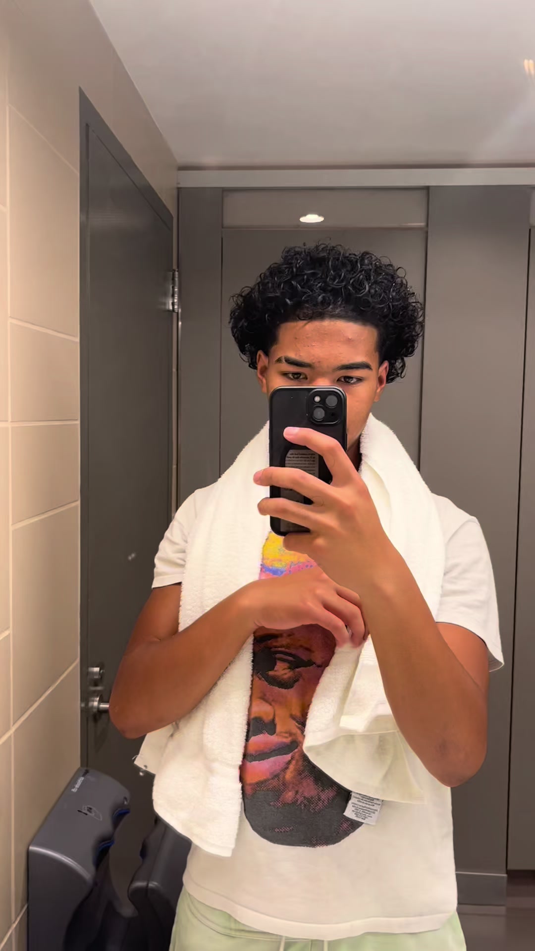 @isojayy._