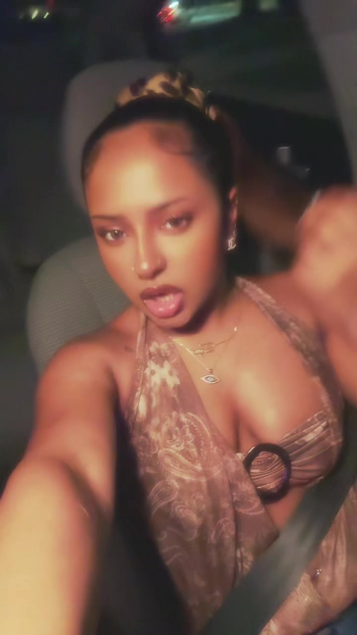 @Nia306