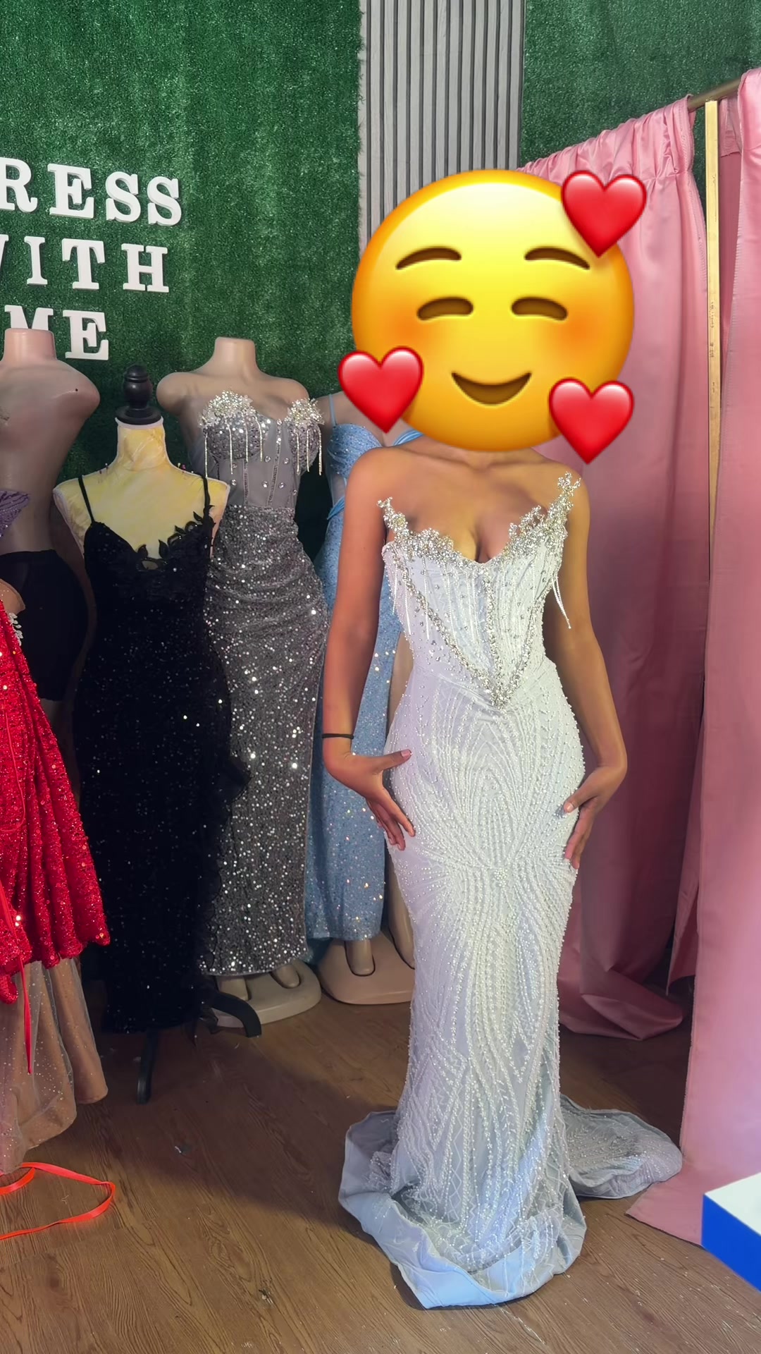 @dresswithme_sm