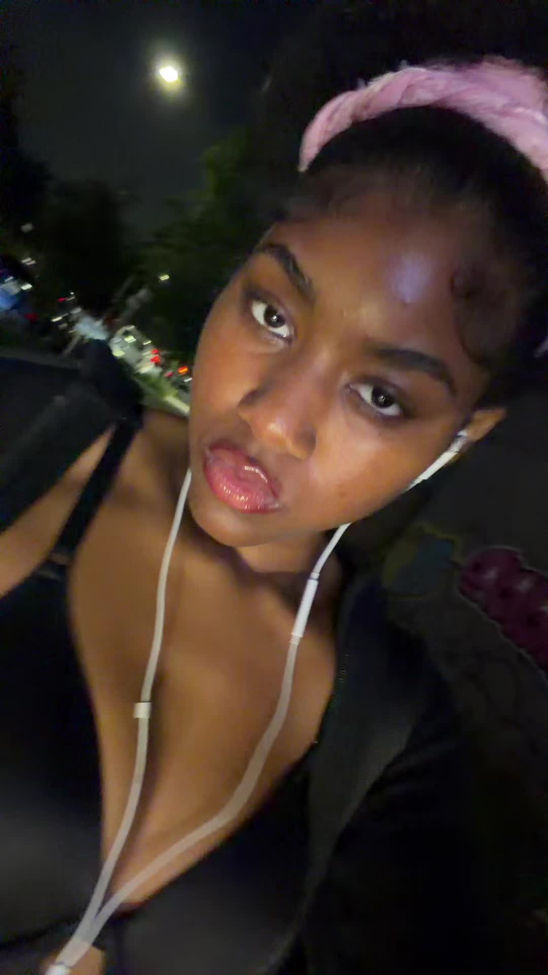 @zairajade