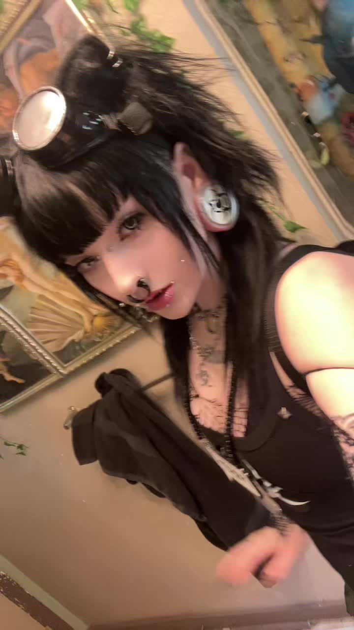 @audreysaysmeow