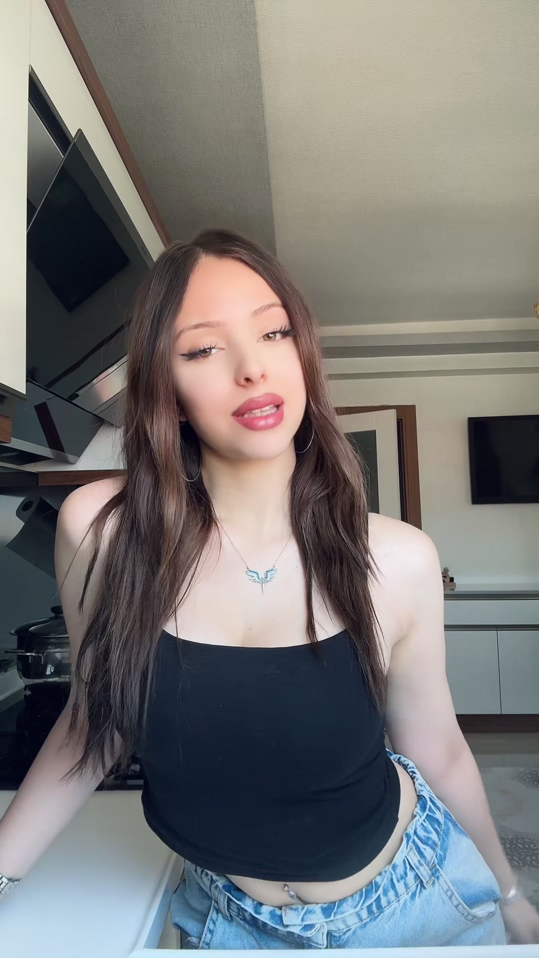 @𝒮𝓊
