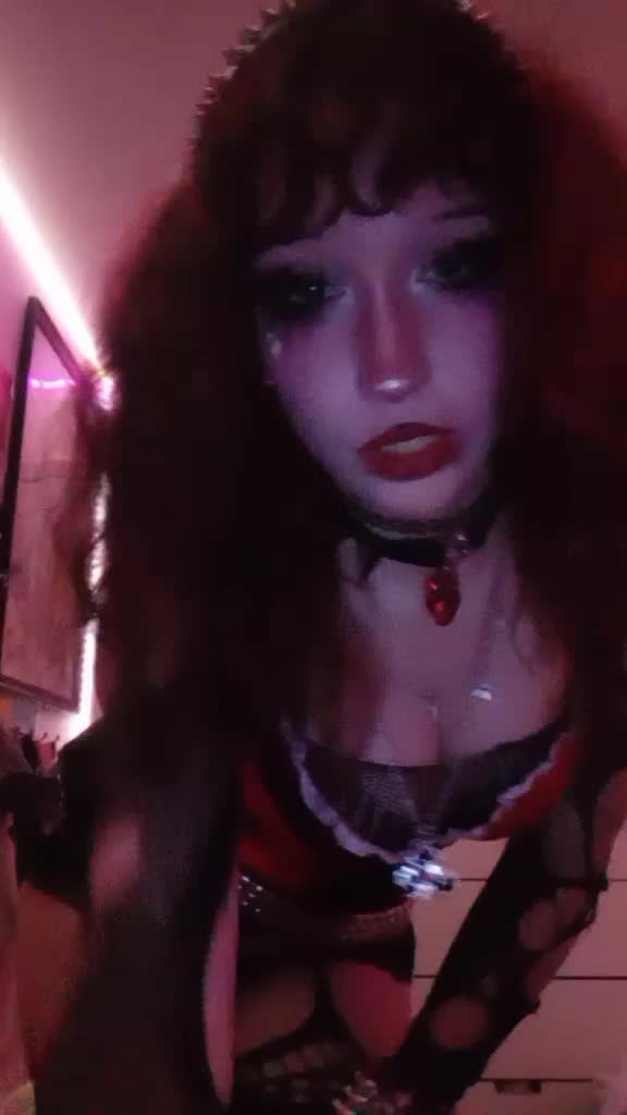 @⦻live ⁉️
