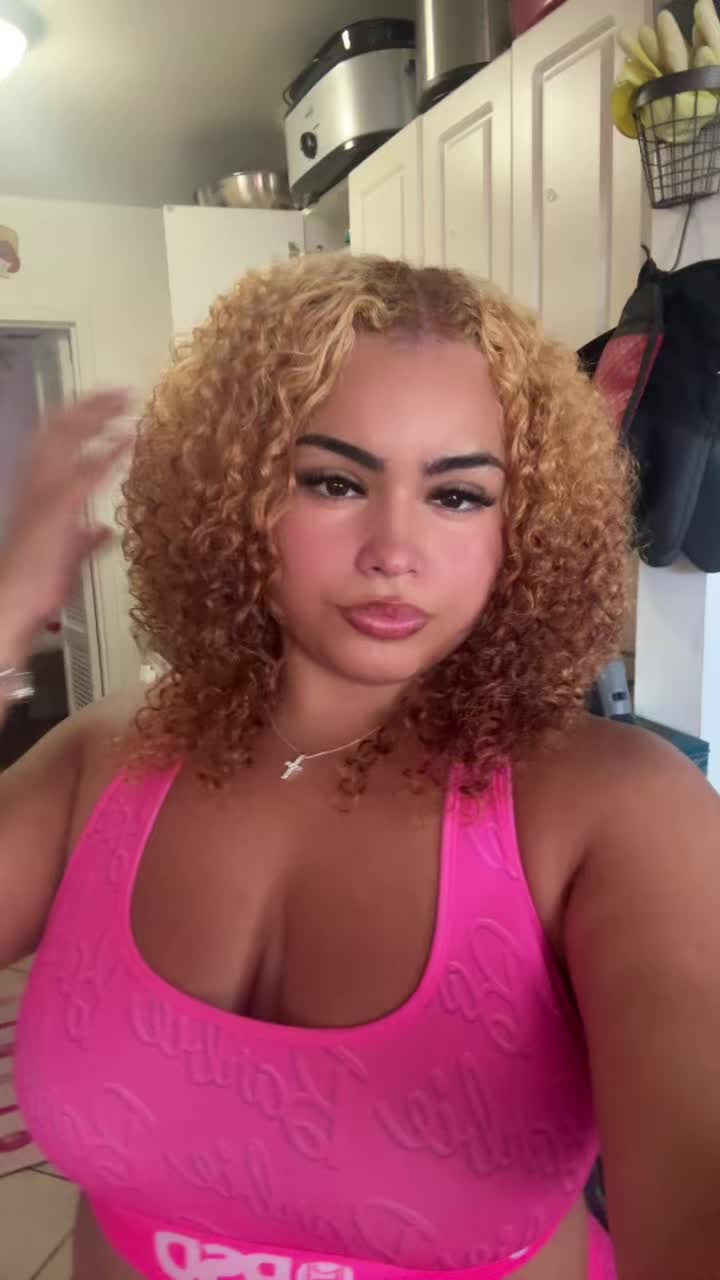 @krystlebabyyy