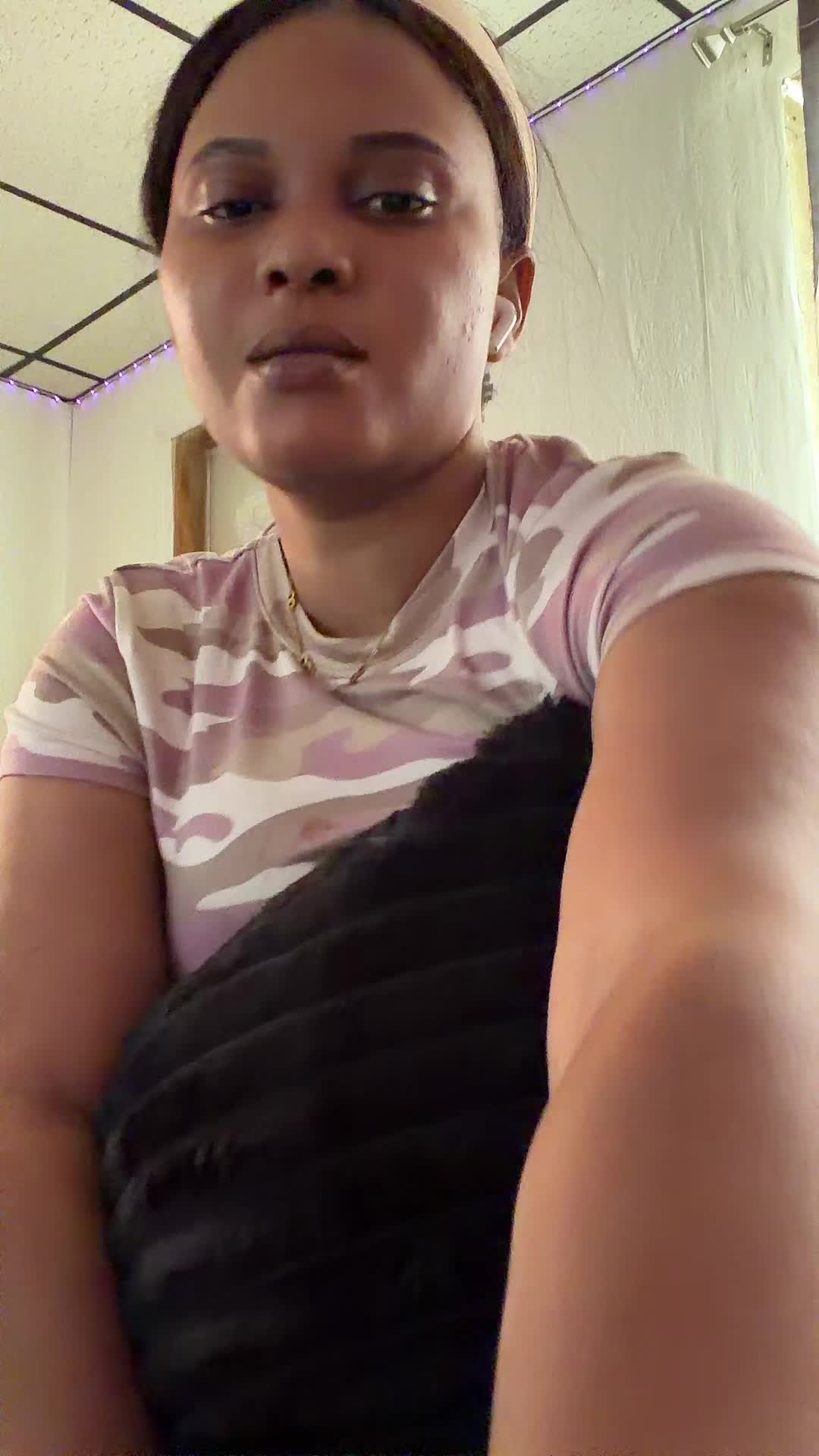 @shelou