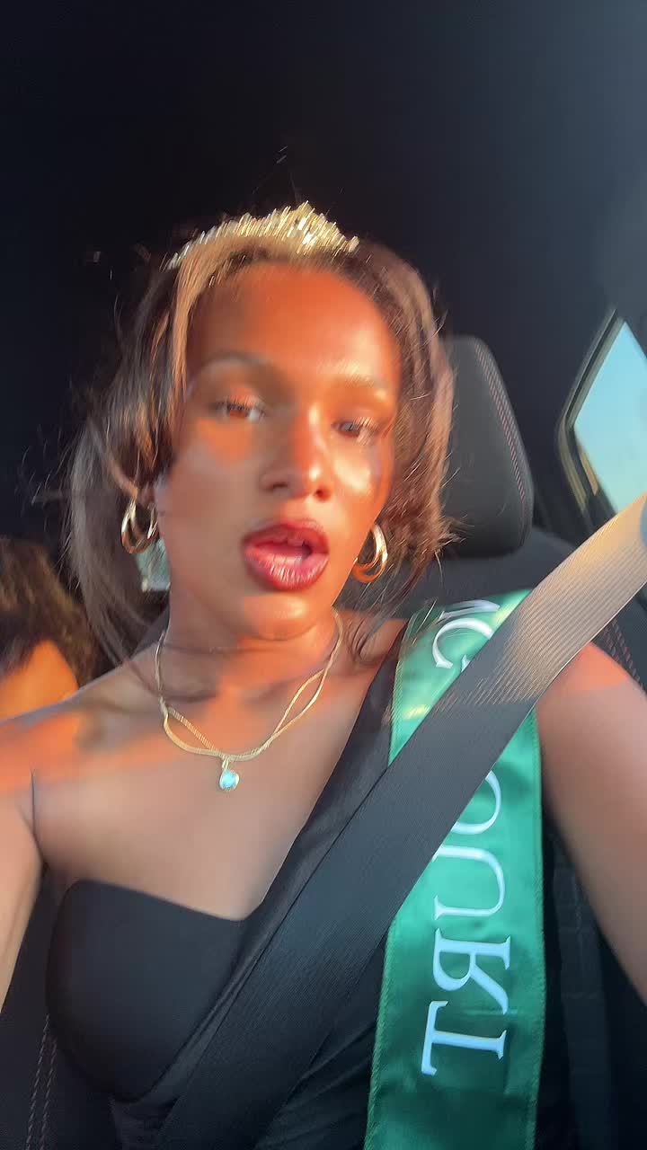@hallui