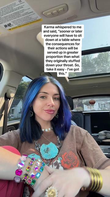 @Kaytee_👻
