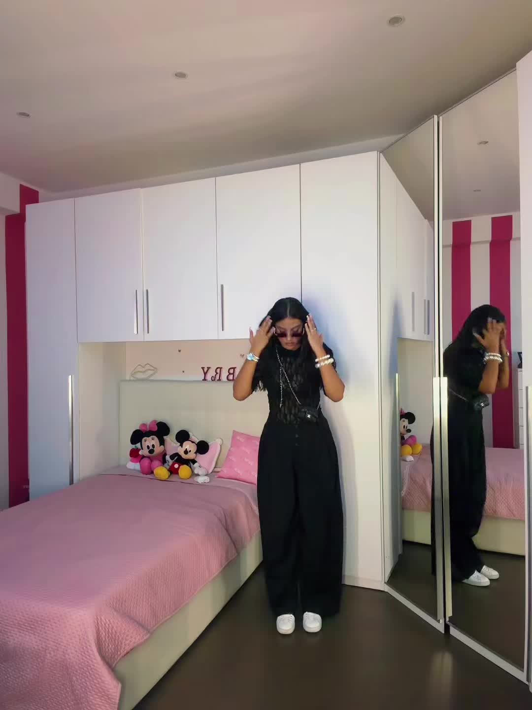 @Sabr&yacute;_Caruso
