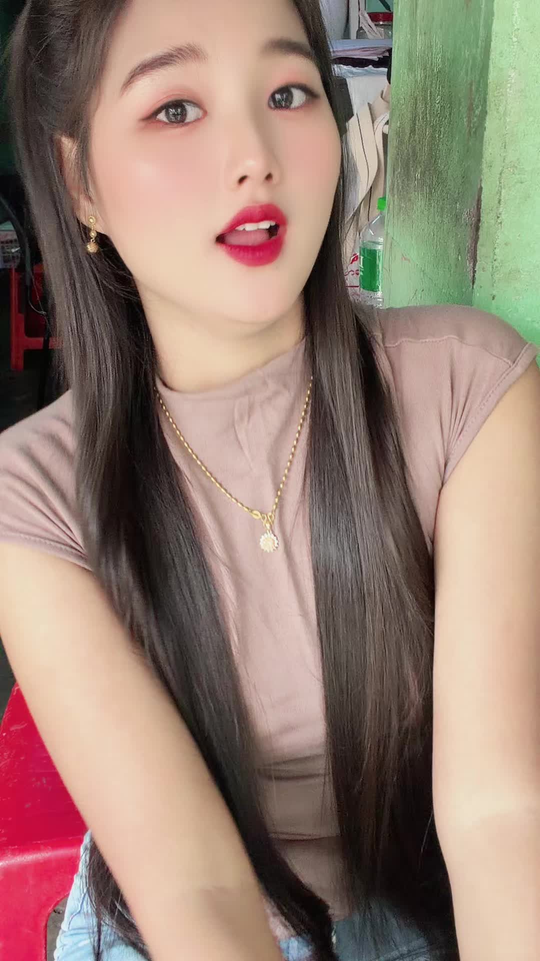 @May Zon Htet(ကသာသူလေးပါ)