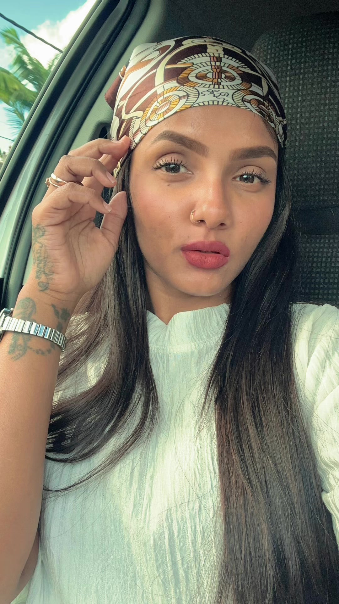 @ShivaneeAkbar20