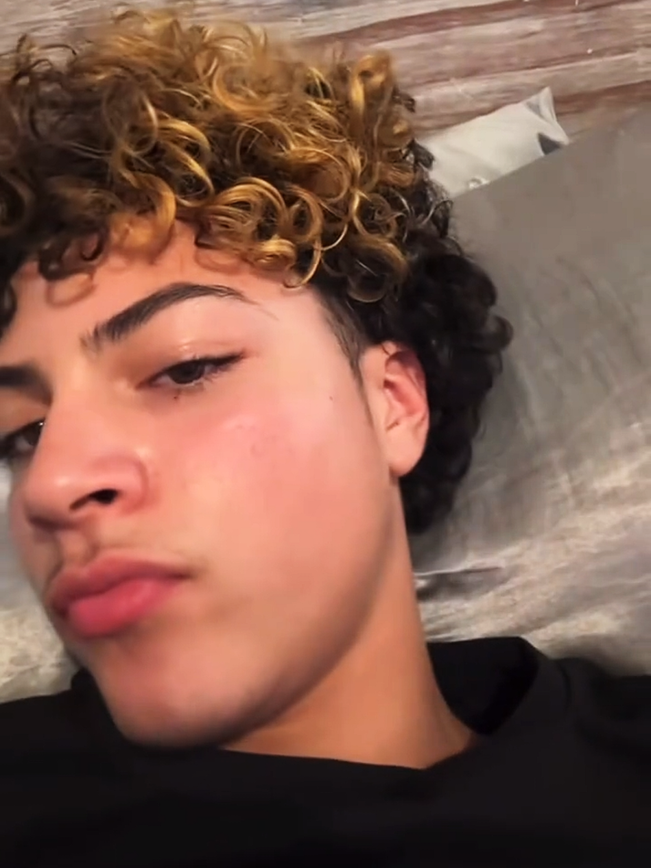 @Team Lightskin 💛💛💛