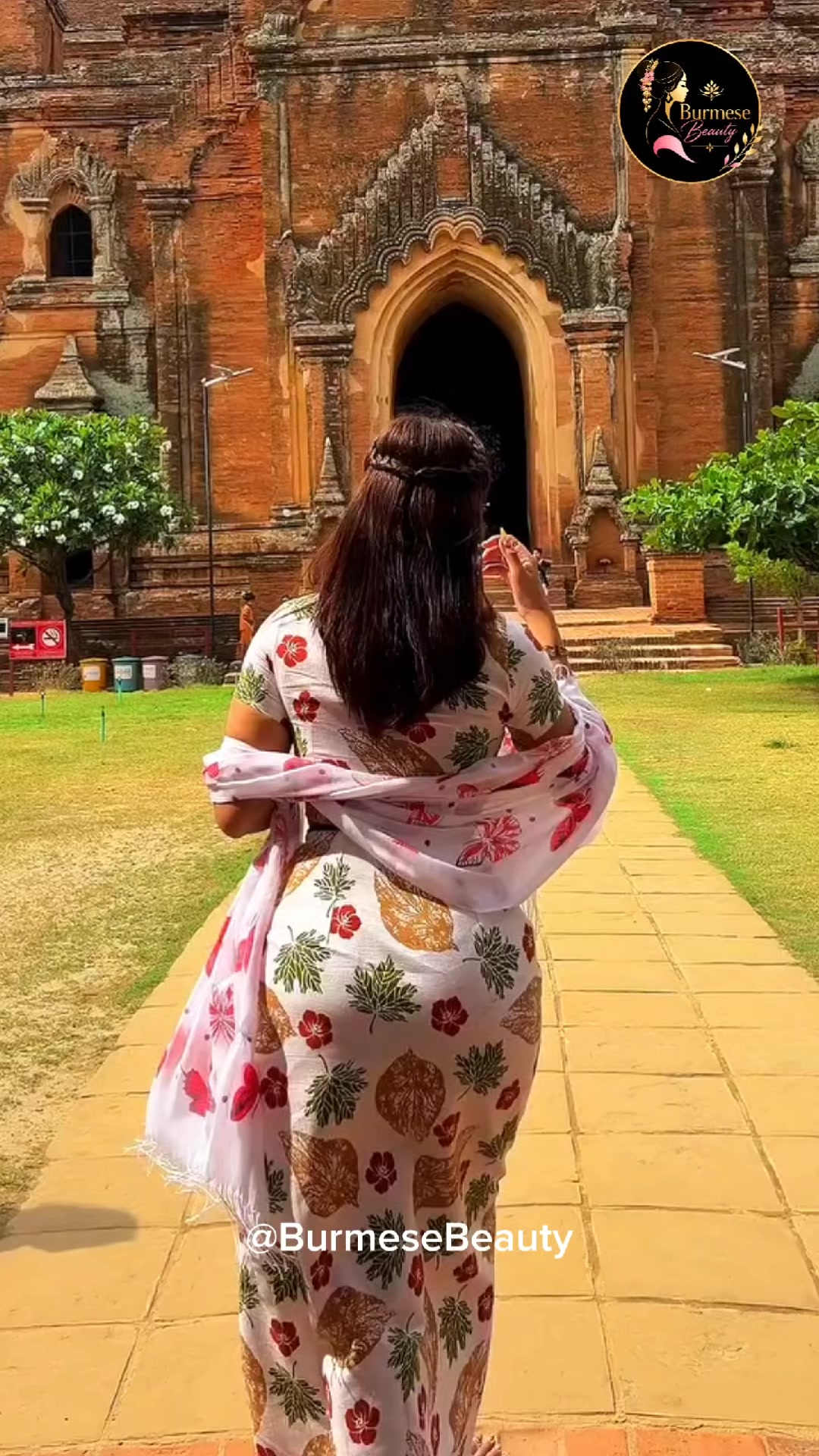 @🍑 Burmese Beauty 🍑
