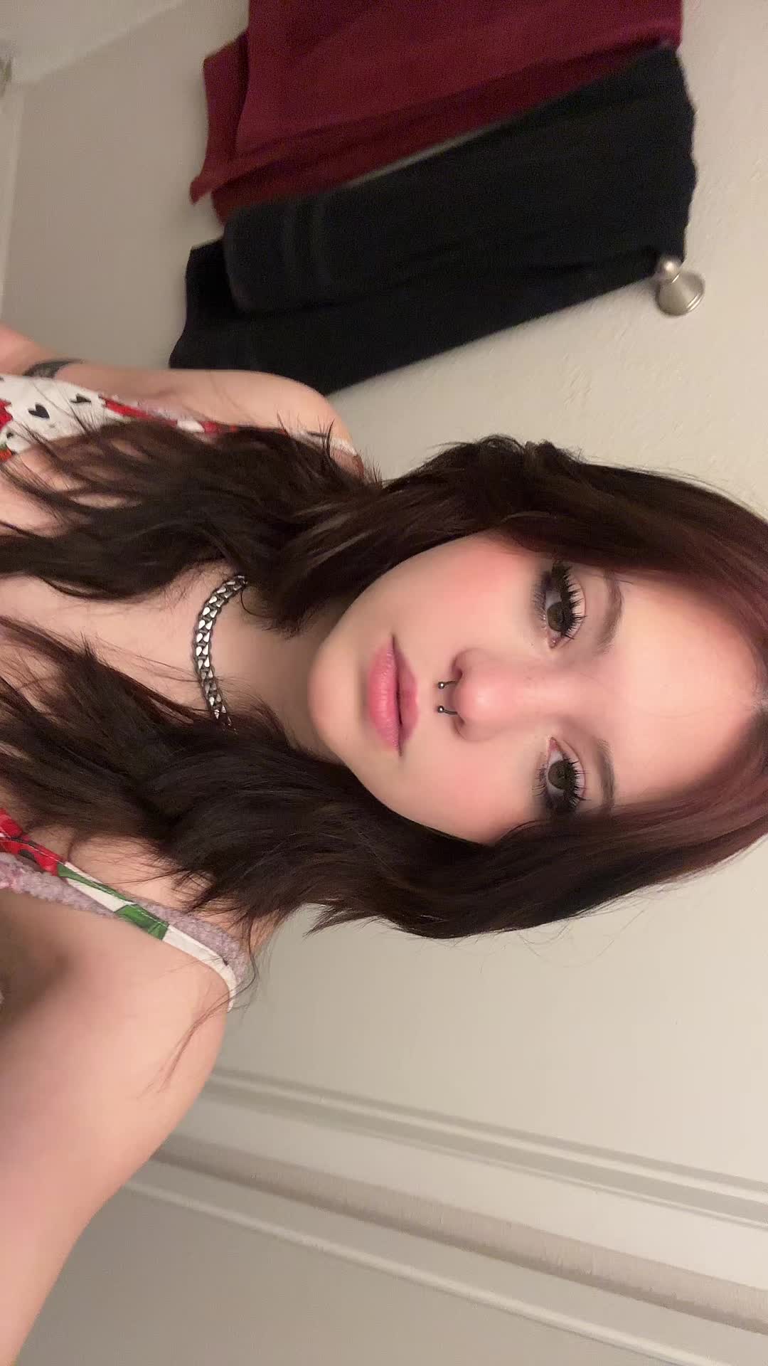 @:3