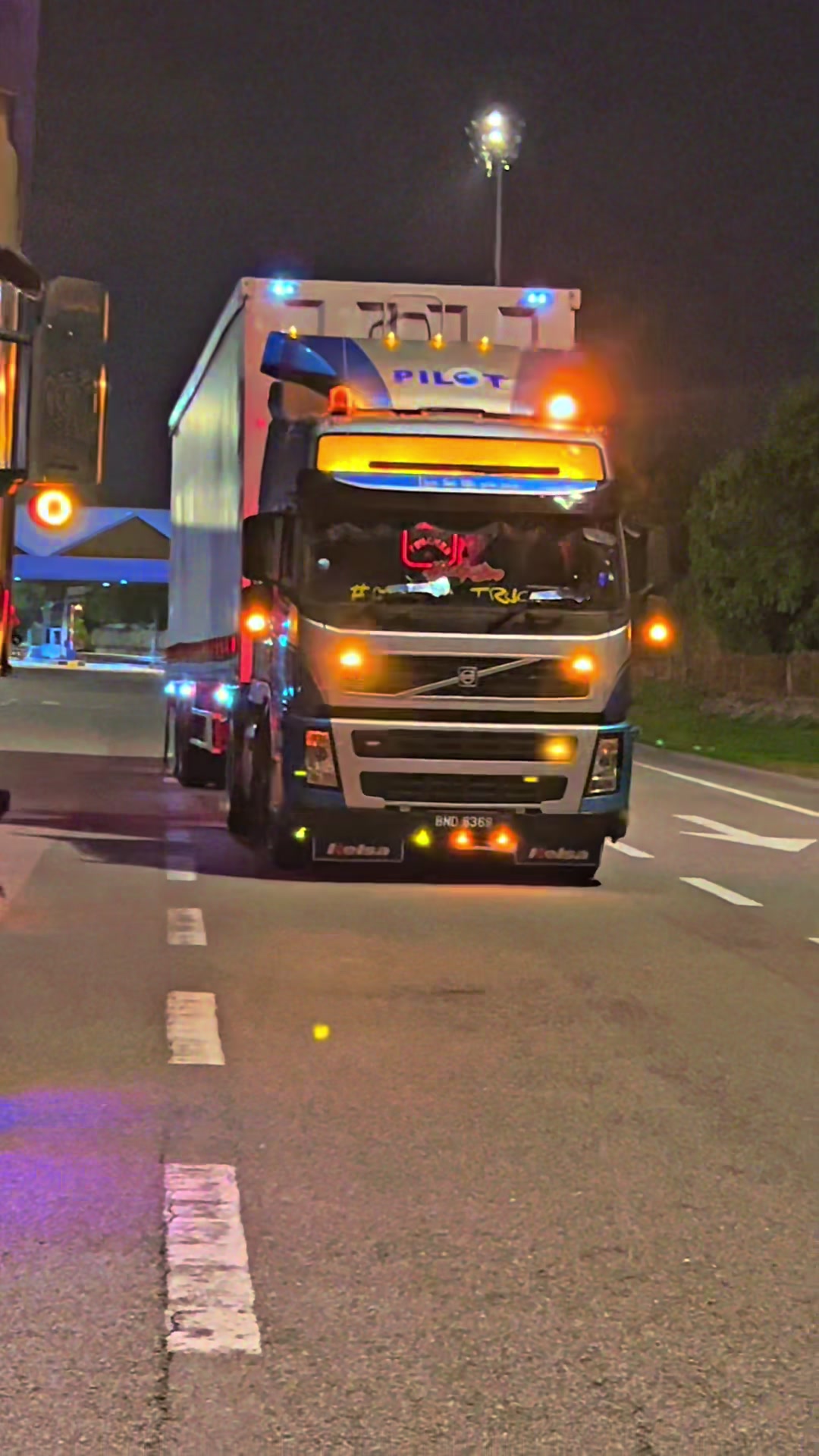 @Macha Truckers