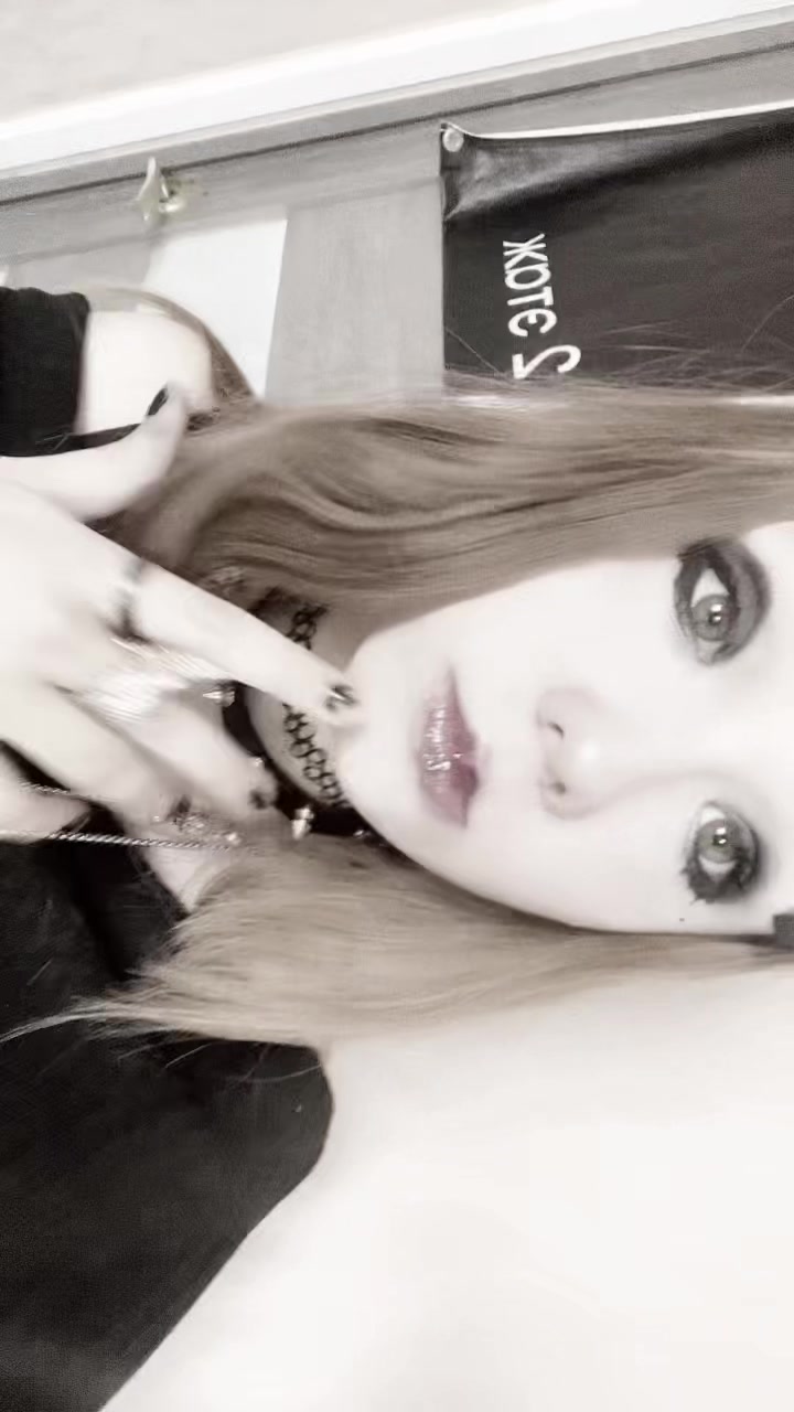 @&times; ШАРЛОТТА РАЙЗЕР &times;