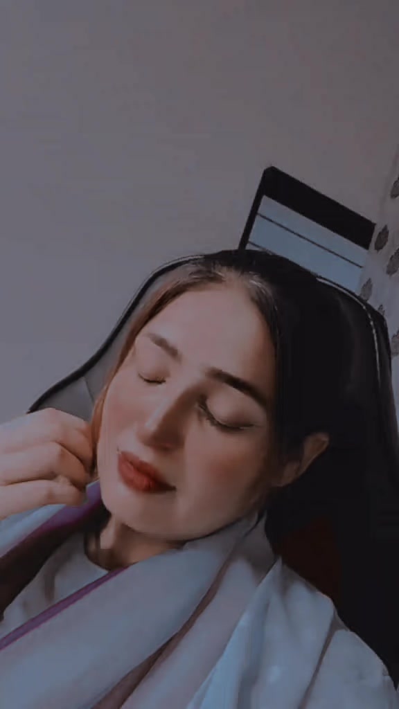 @QÜéèñ BáLöçh✨