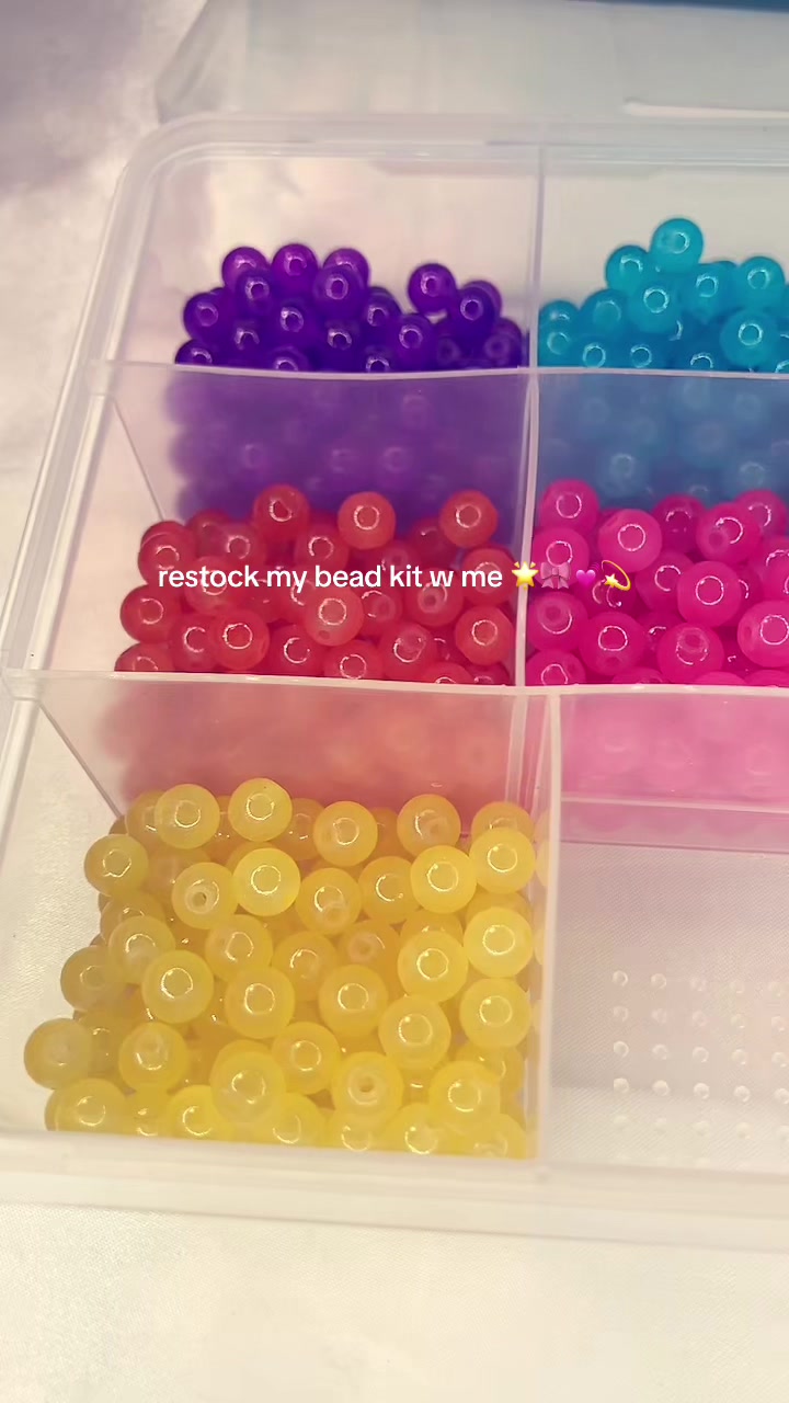 @beadedbyleyy ✨🩷