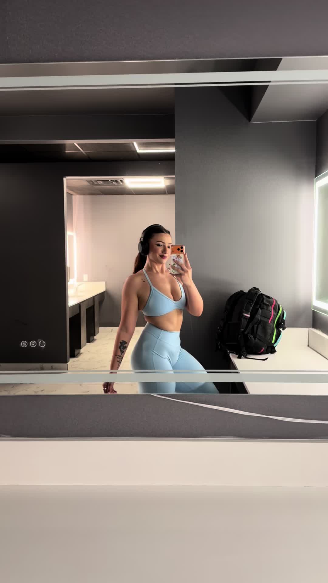 @Chloe 🖤💪🏻