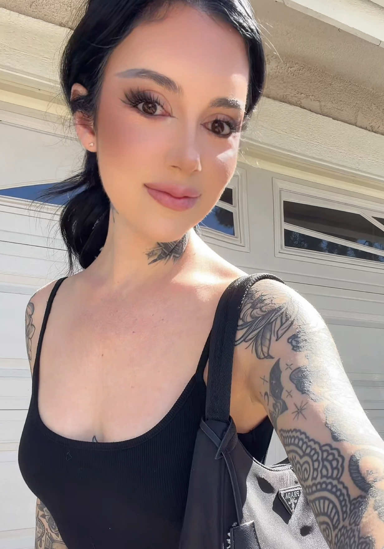 @Jenn<3