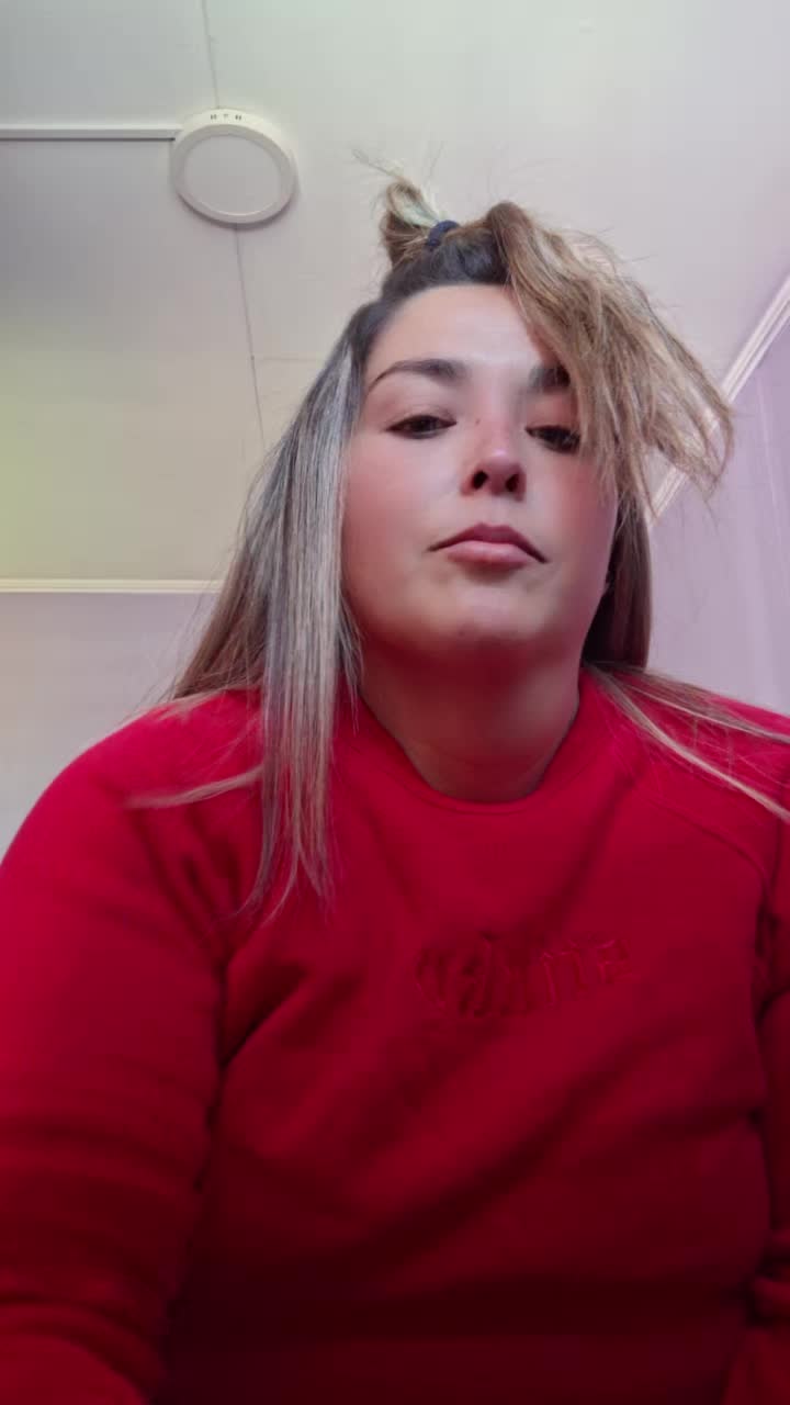 @Karen💜🌌