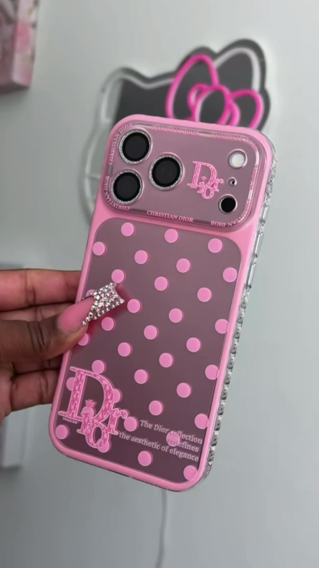 @hotgirlzphonecases