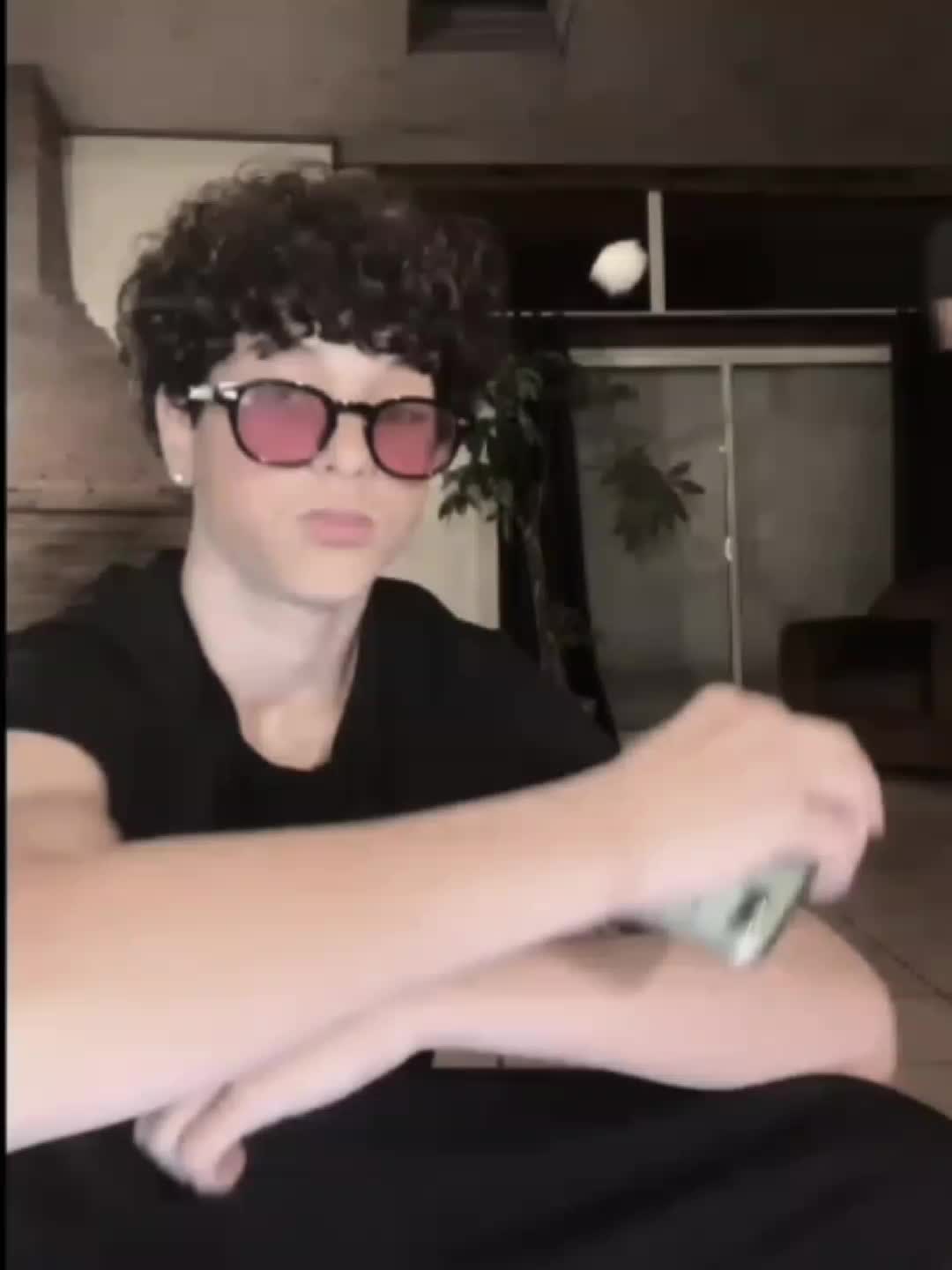 @M👅