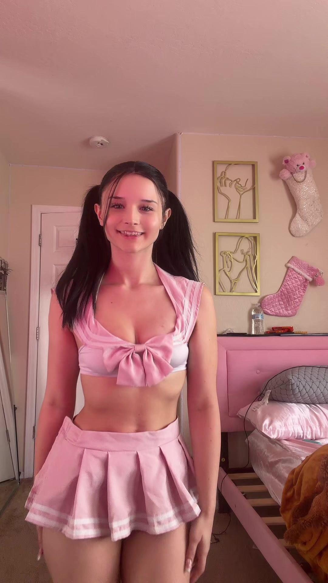 @carly_kiss
