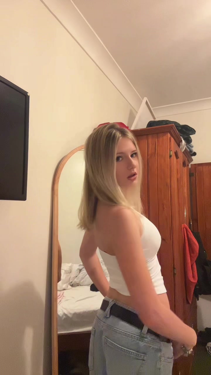 @️Bella
