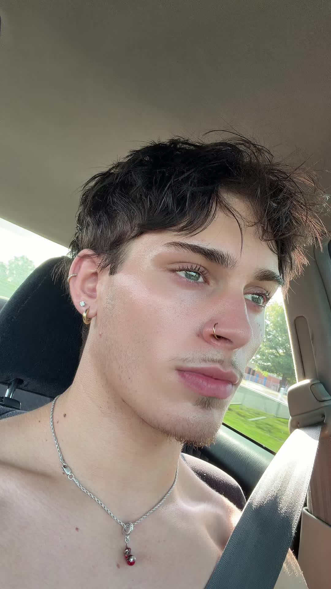 @AUS