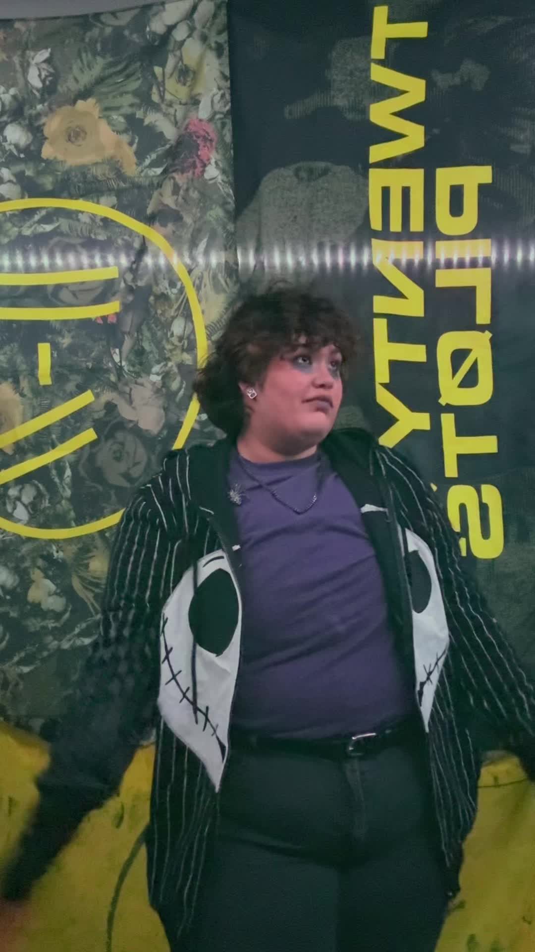 @Ava