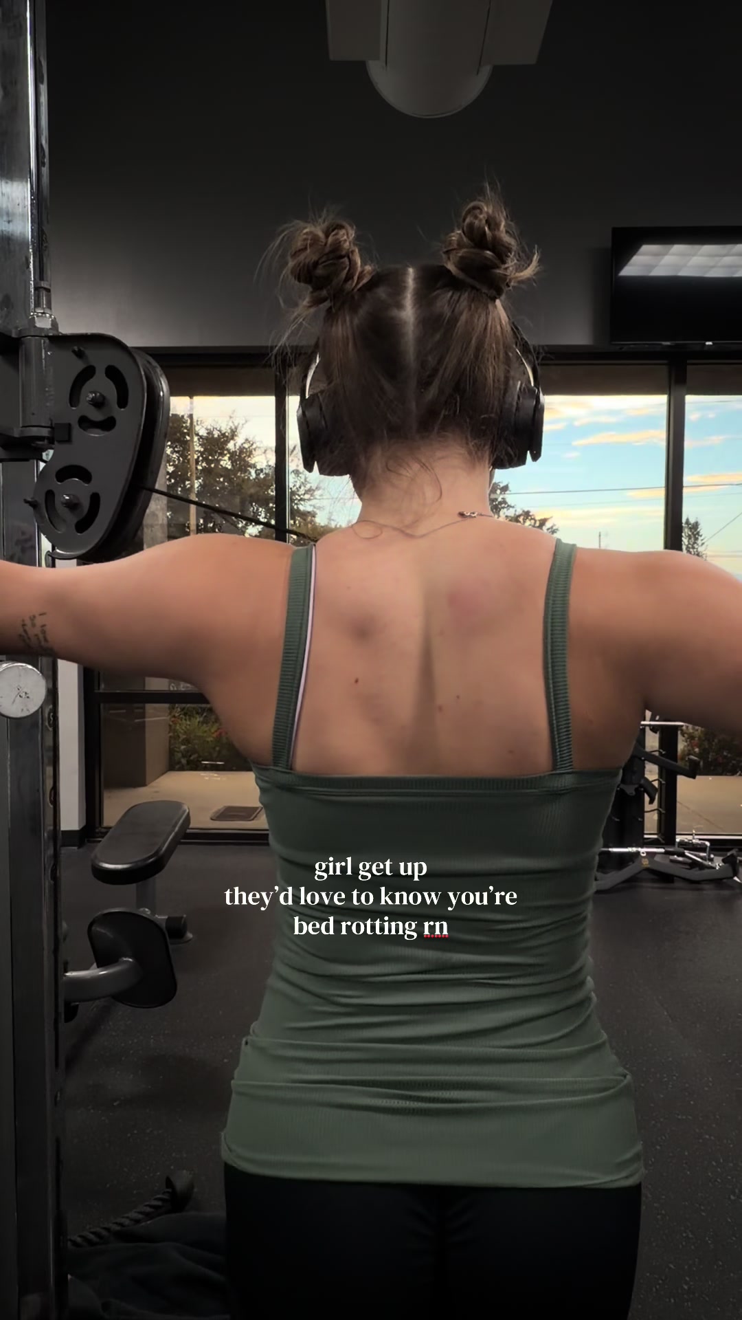 @Itsraynaitspouring