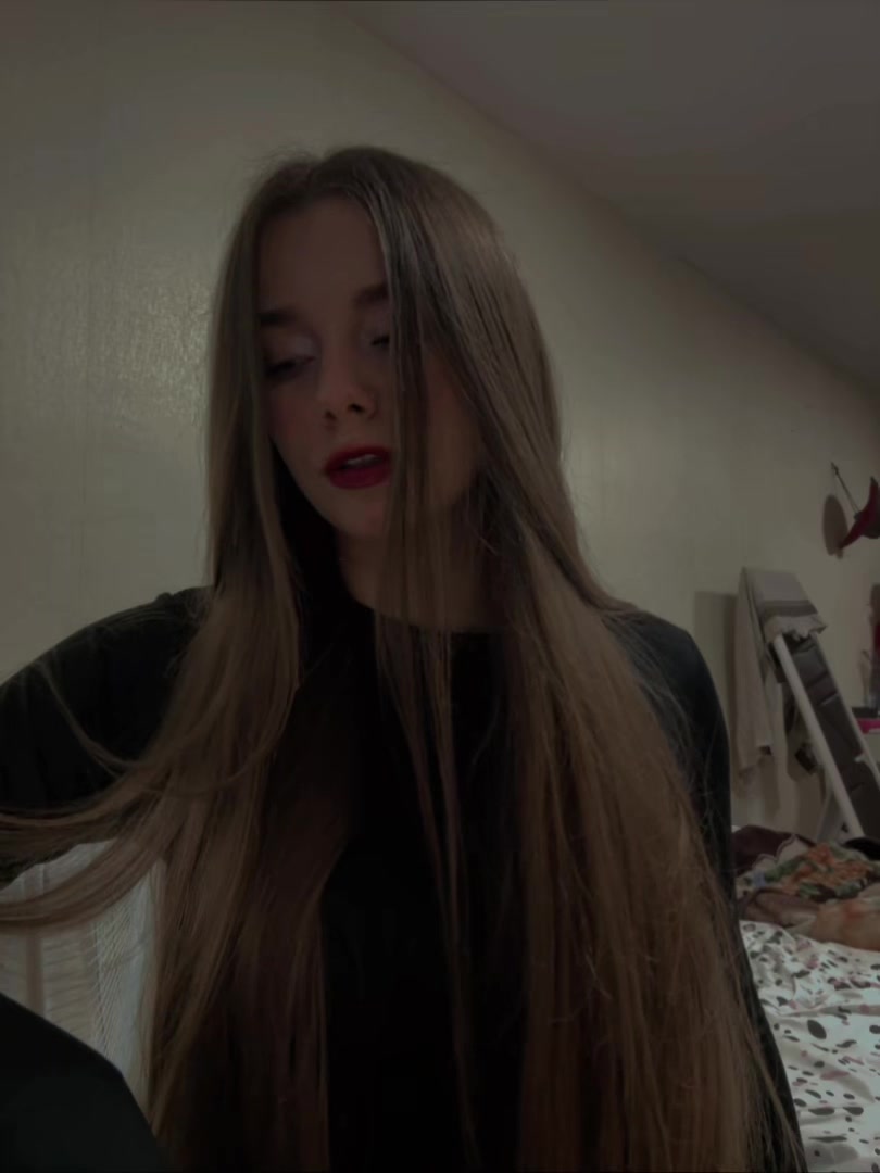 @варя