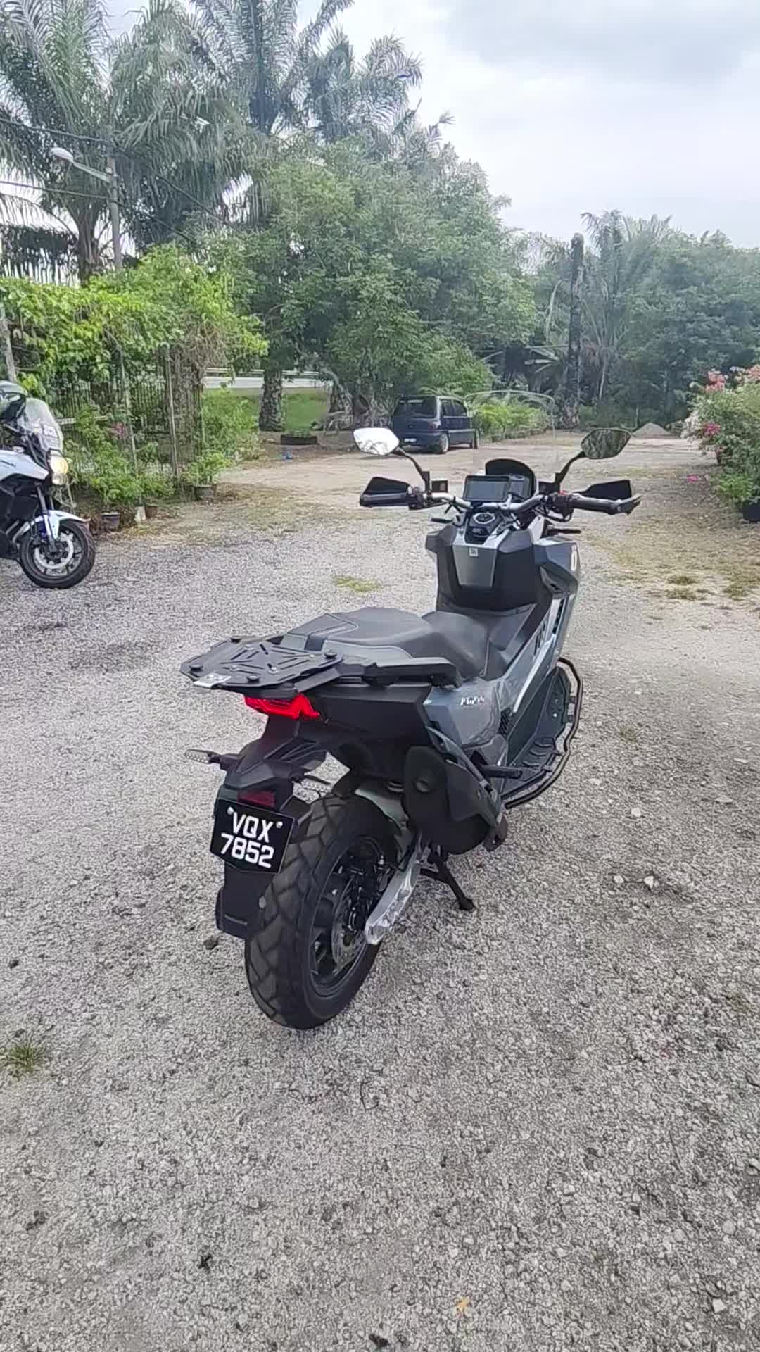 @ahli mesyuarat tingkap