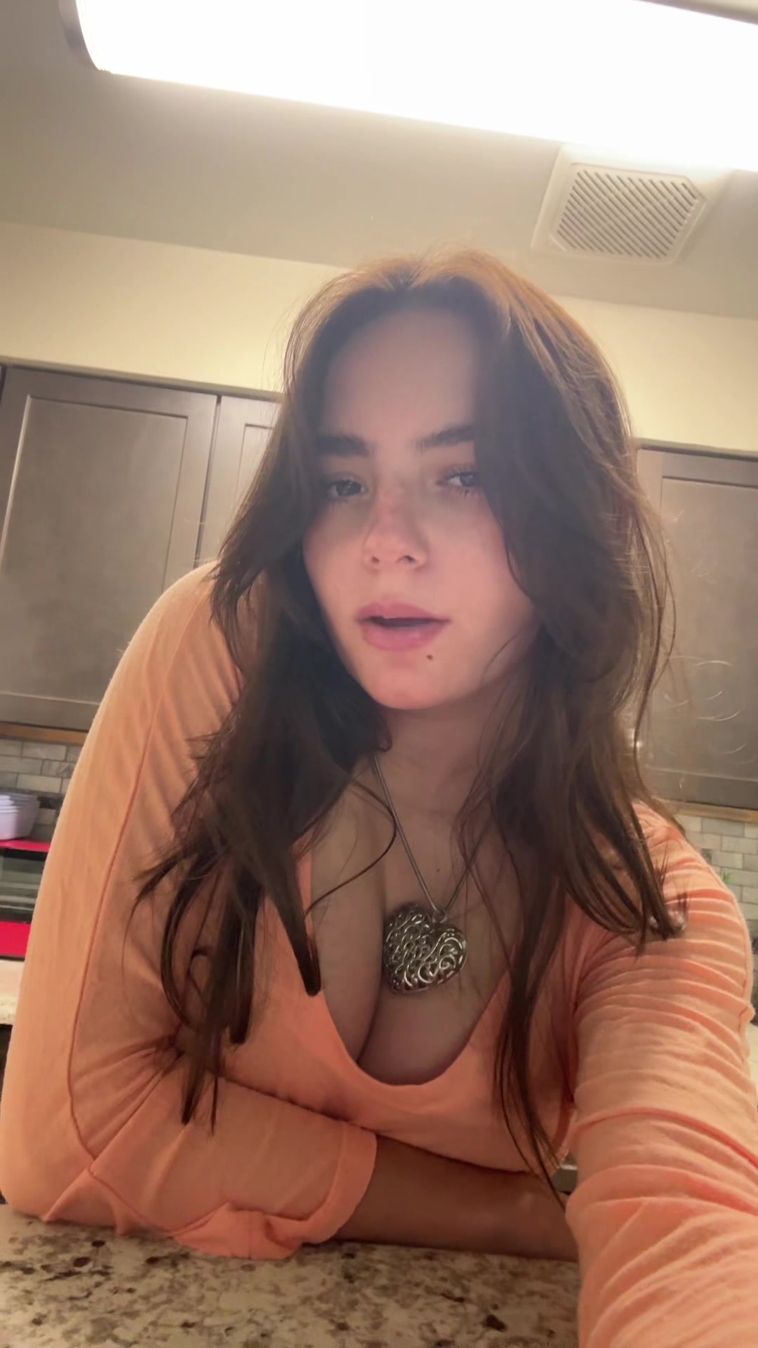 @layla.com999