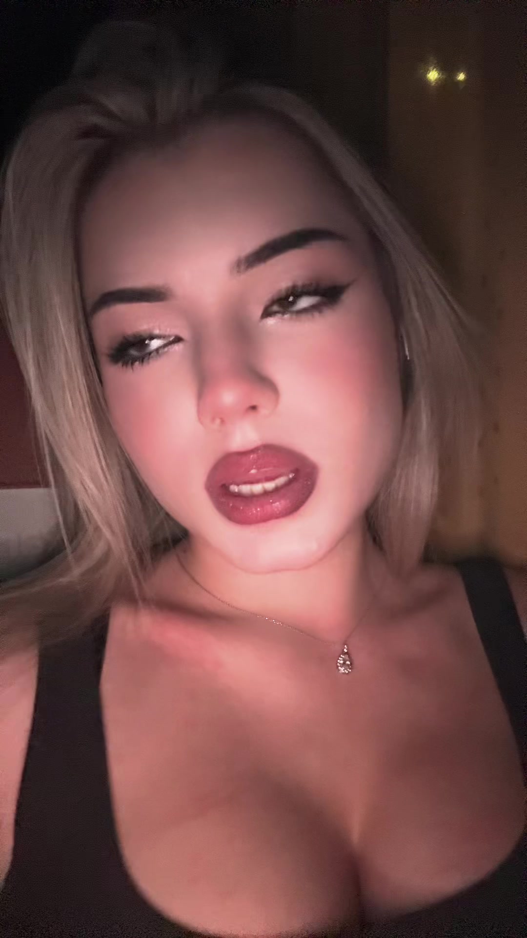 @evaxevis
