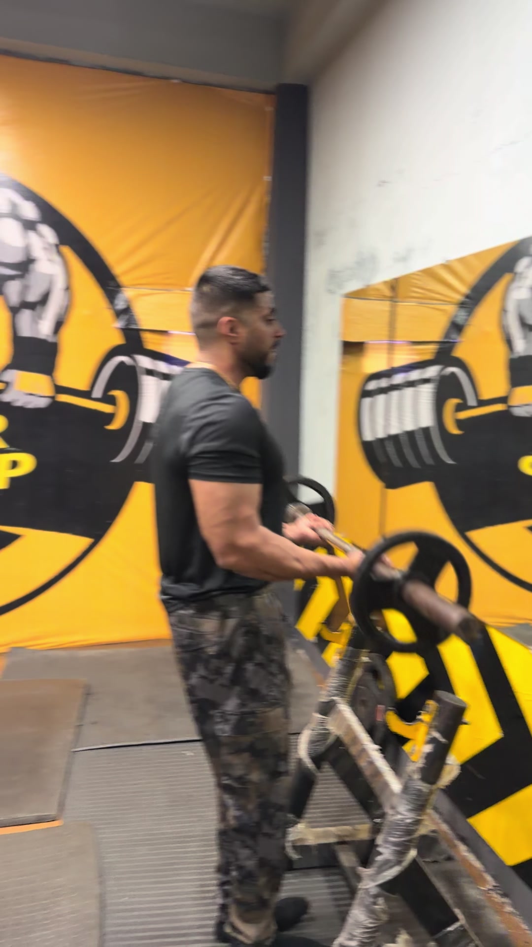 @VlogsByAli