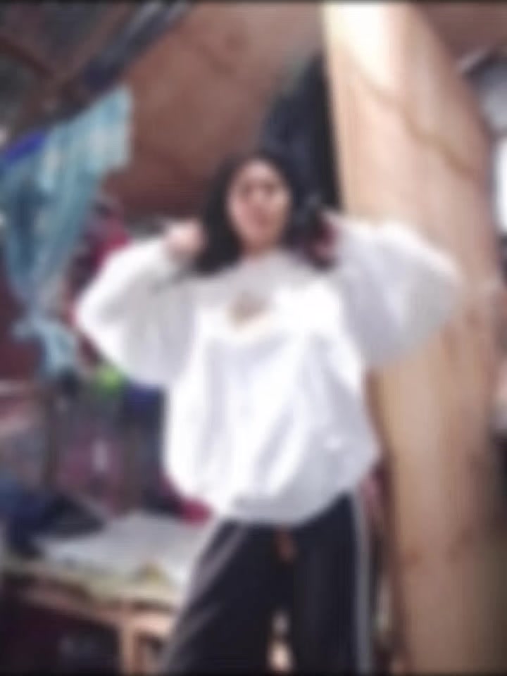 @👅