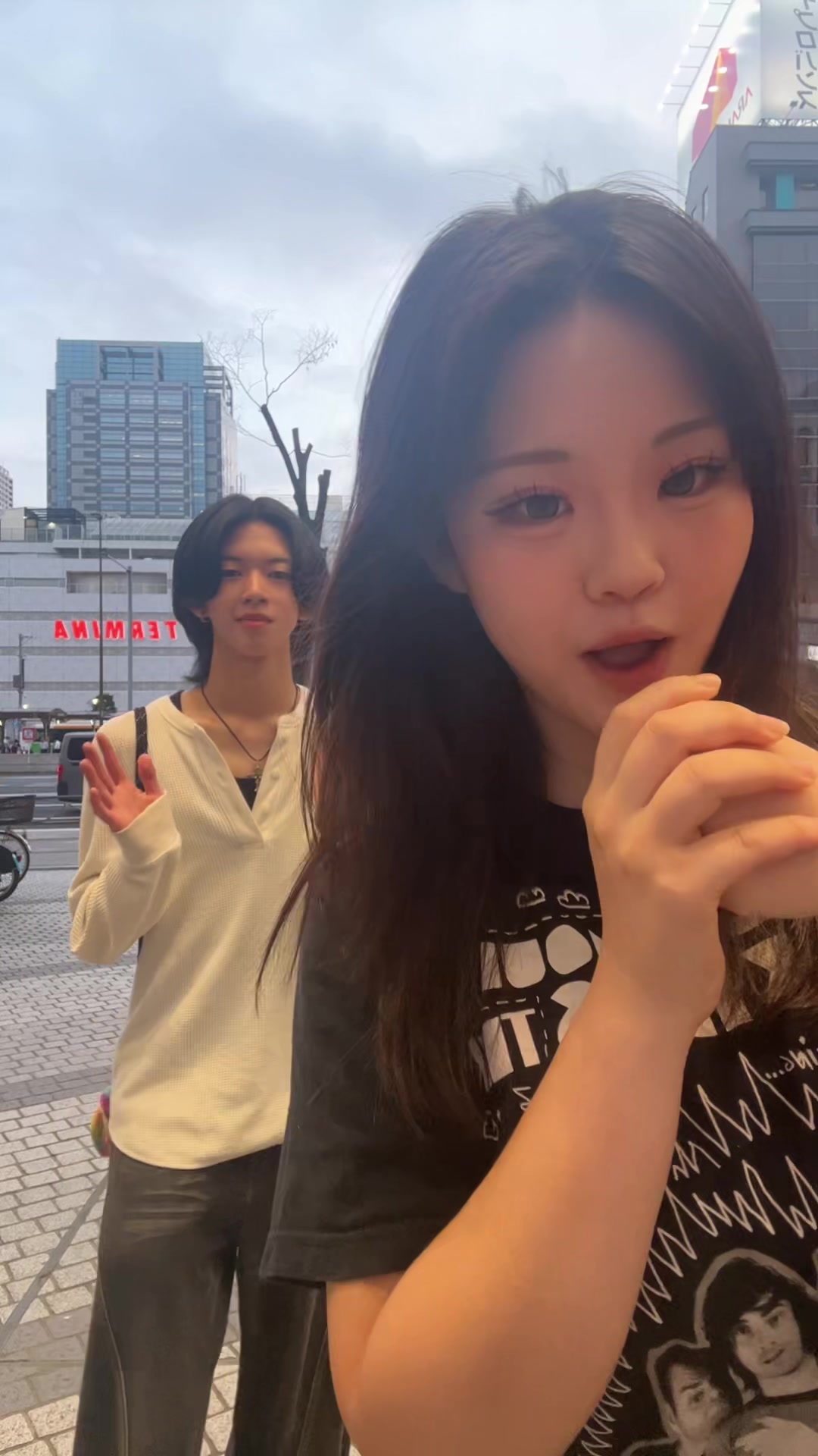 @ひな